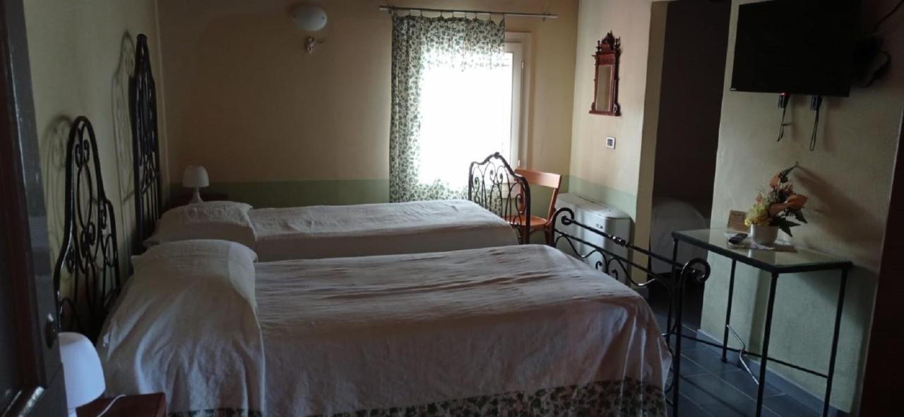 Agriturismo La Riccardina บูดริโอ ภายนอก รูปภาพ