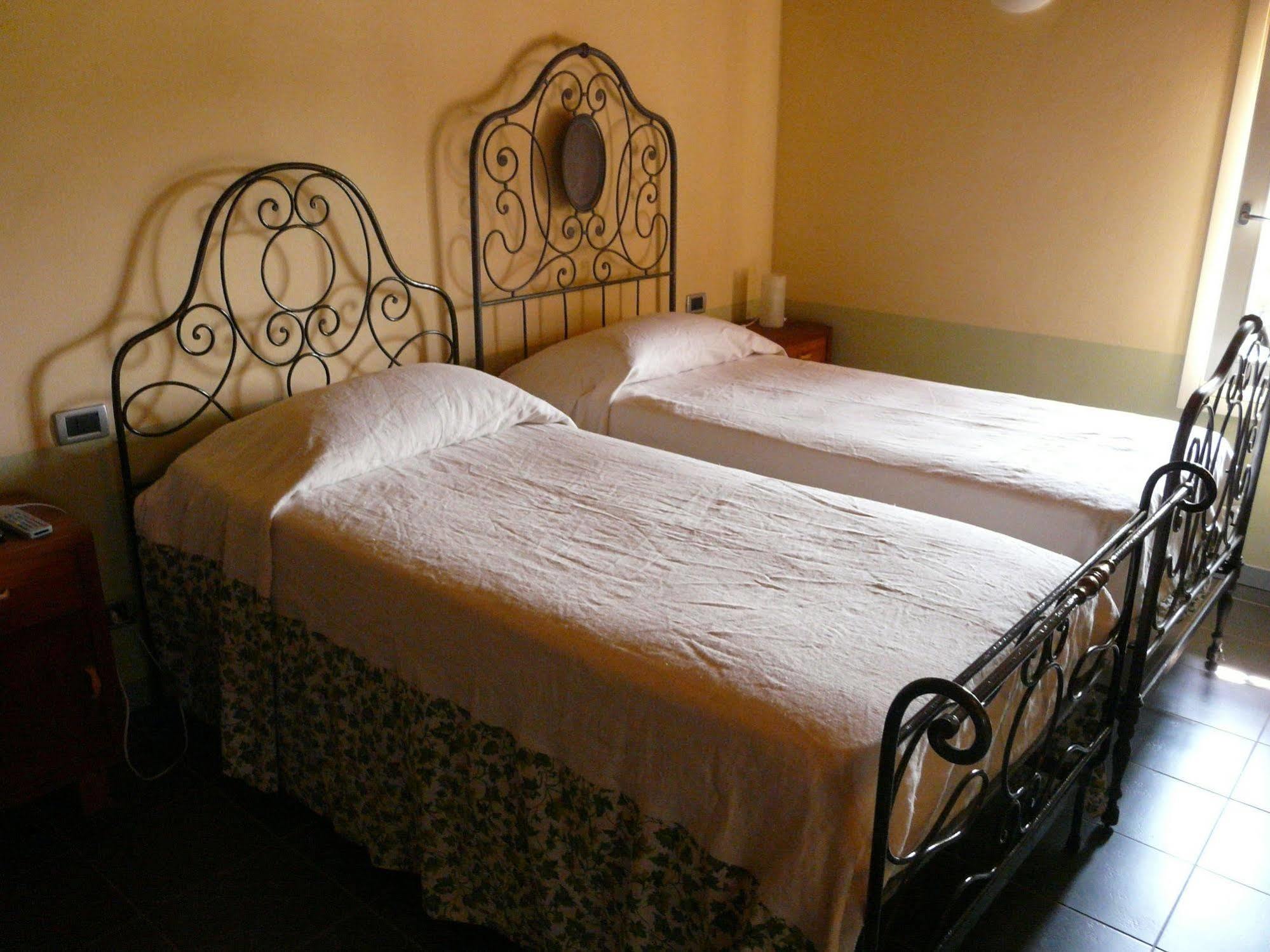 Agriturismo La Riccardina บูดริโอ ภายนอก รูปภาพ